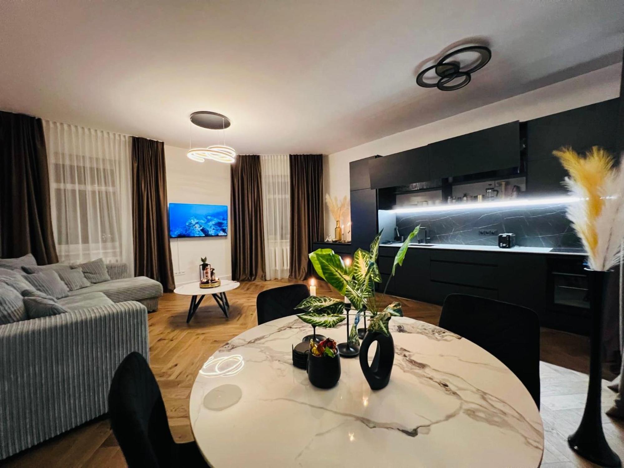 Butas Newly Renovated 1br In Downtown Location Fast Wifi *