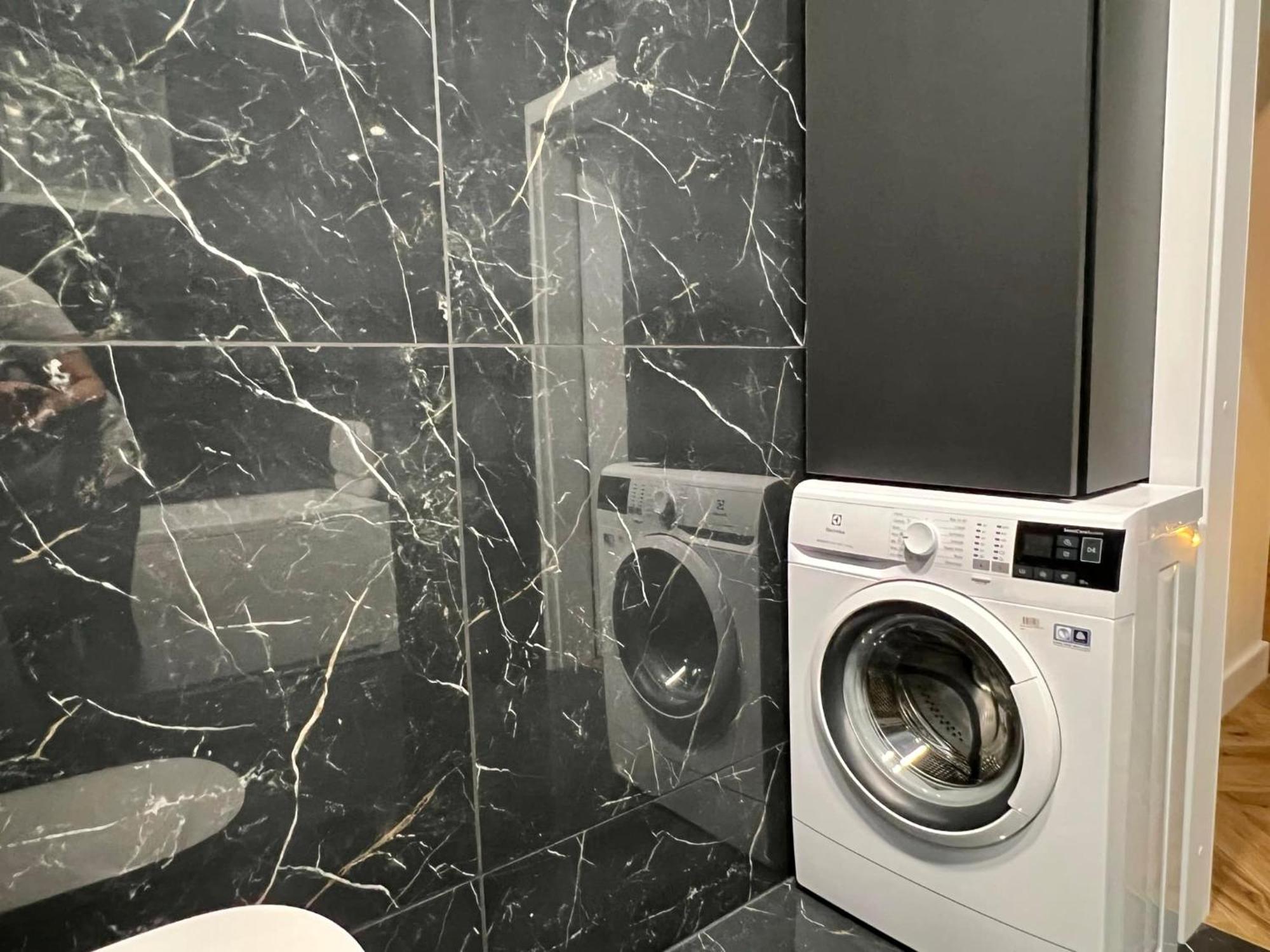 Newly Renovated 1br In Downtown Location Fast Wifi Butas