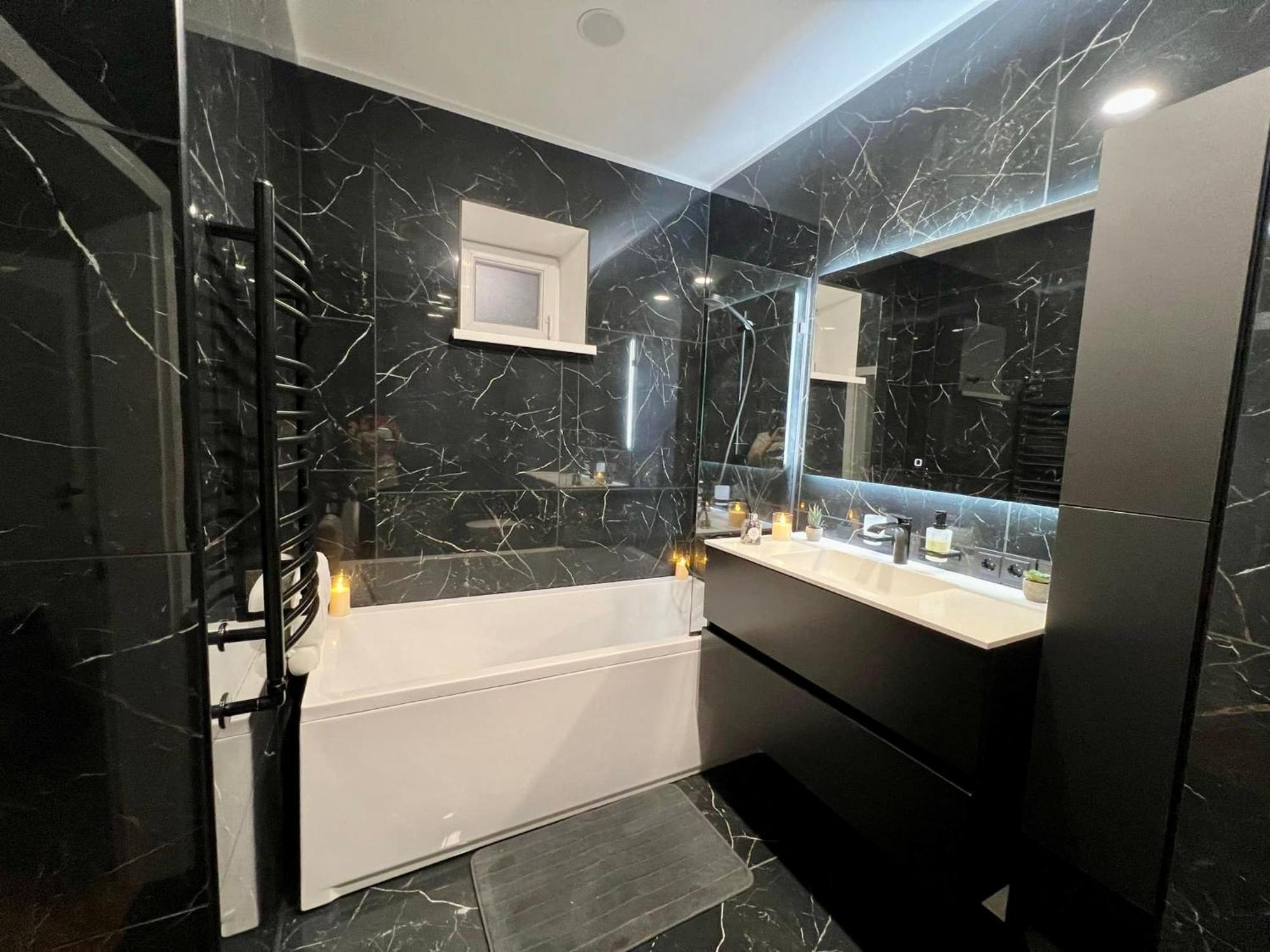 Newly Renovated 1br In Downtown Location Fast Wifi